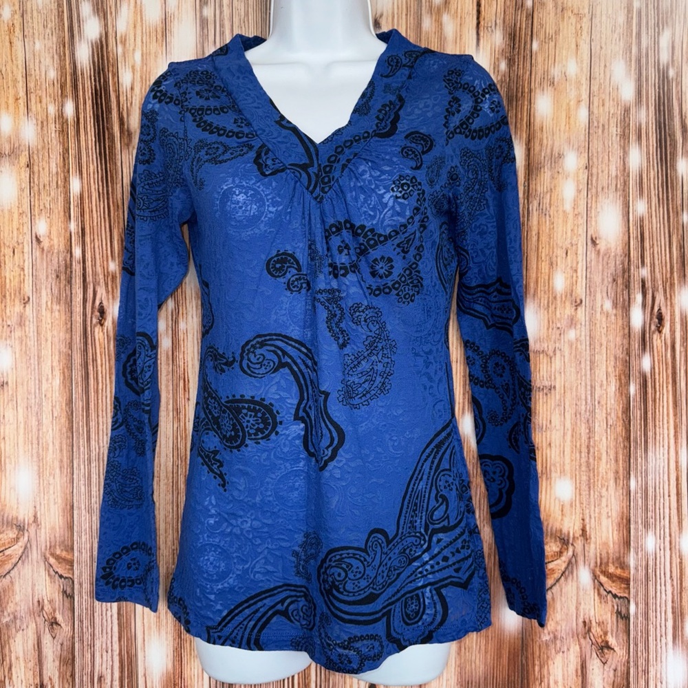 Derek Heart Blue Sheer Paisley Long Sleeve V Neck Shirt
